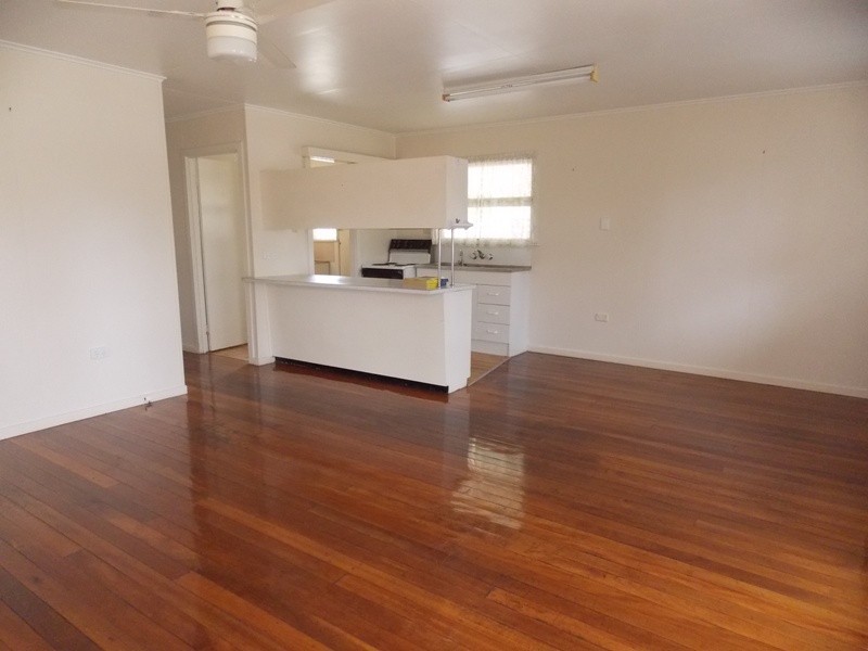 9 Dalby Street, Nanango QLD 4615