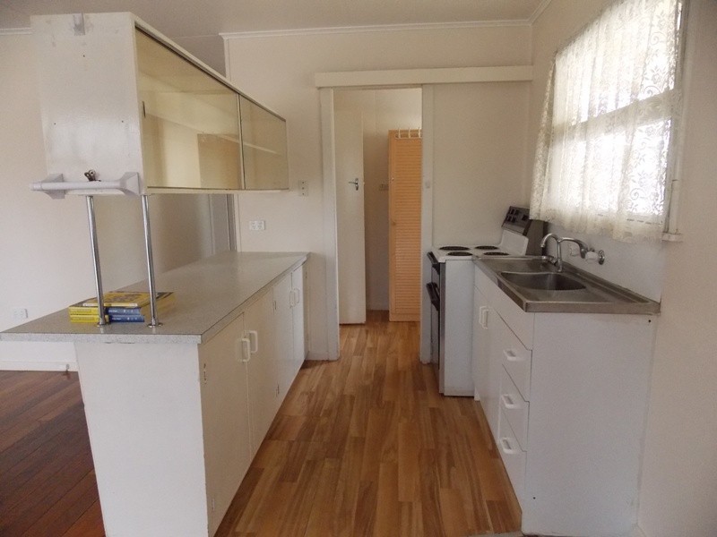 9 Dalby Street, Nanango QLD 4615