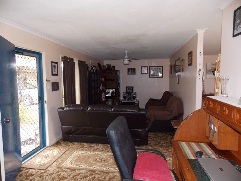 17 Bunker Avenue, Nanango QLD 4615