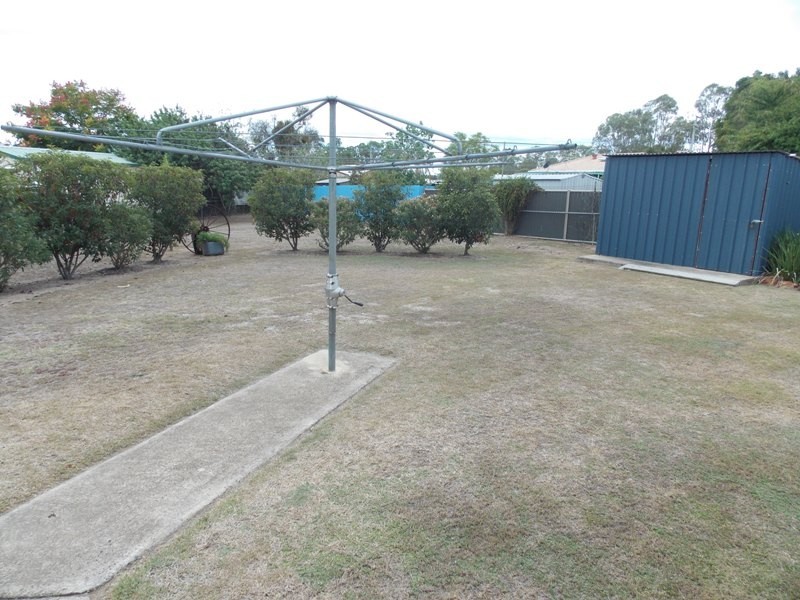 17 Bunker Avenue, Nanango QLD 4615