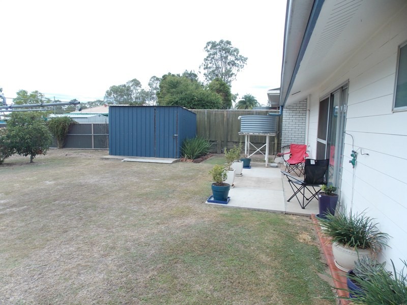 17 Bunker Avenue, Nanango QLD 4615