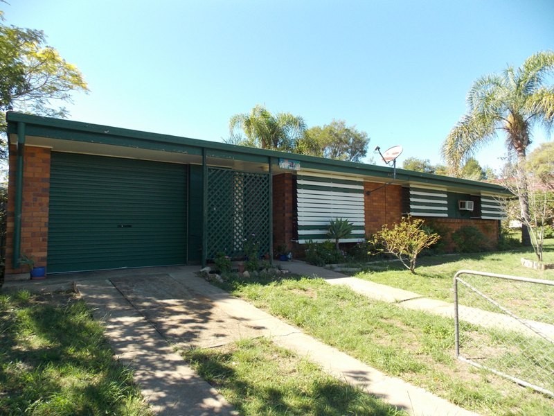 76 Cairns Street, Nanango QLD 4615