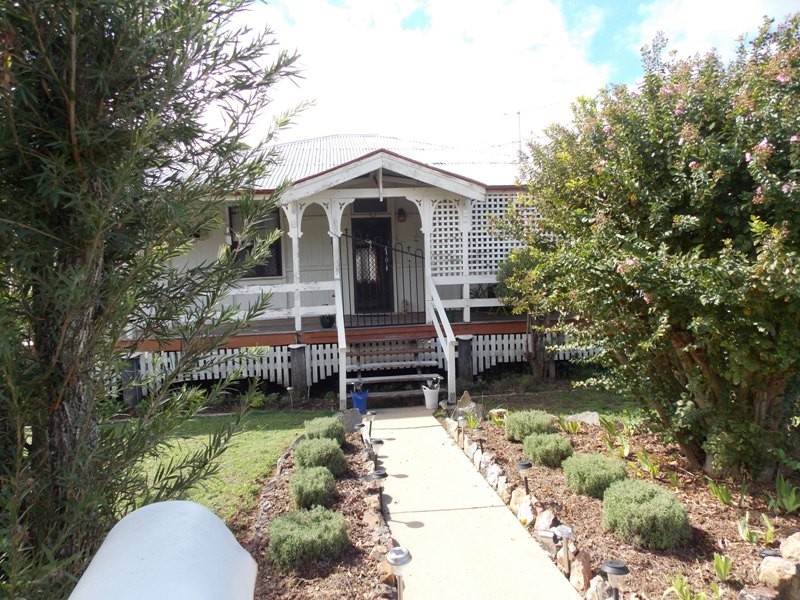 28 Gipps Street, Nanango QLD 4615