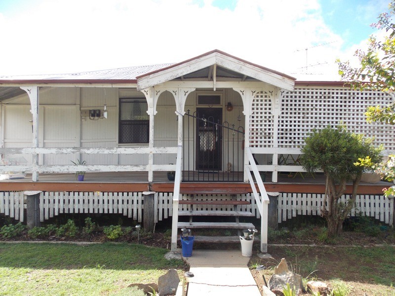 28 Gipps Street, Nanango QLD 4615