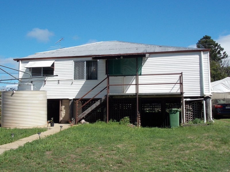 28 Gipps Street, Nanango QLD 4615