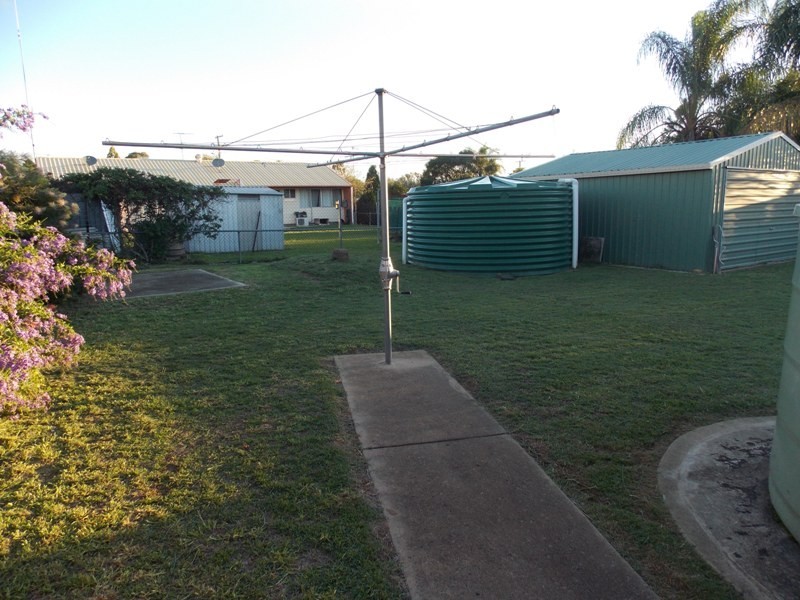 8 Eagle Street, Nanango QLD 4615