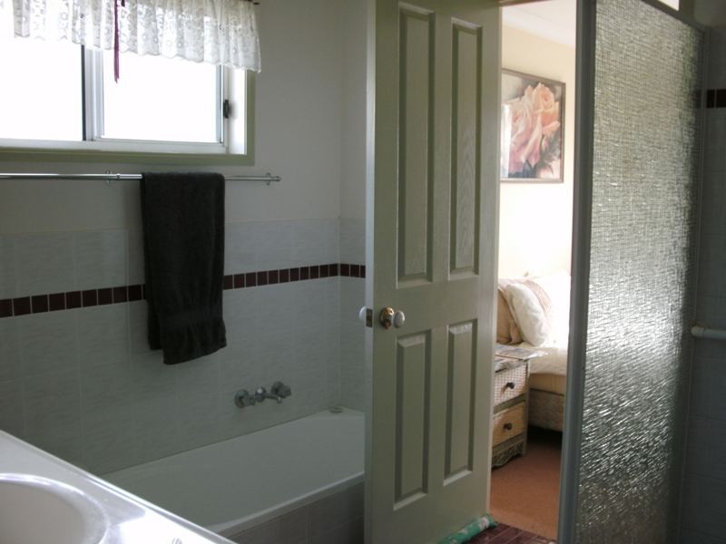 25 Fairway Drive, Nanango QLD 4615