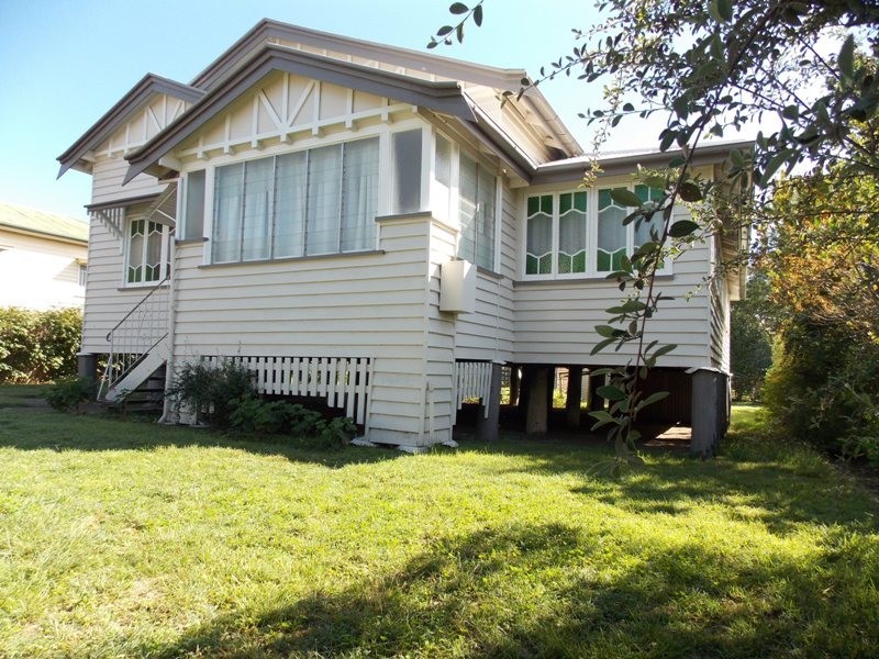 32 Elk Street, Nanango QLD 4615