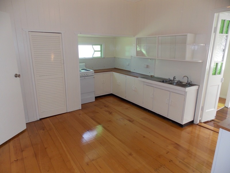 32 Elk Street, Nanango QLD 4615