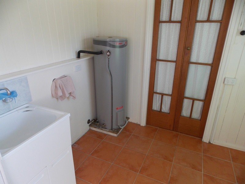 32 Elk Street, Nanango QLD 4615