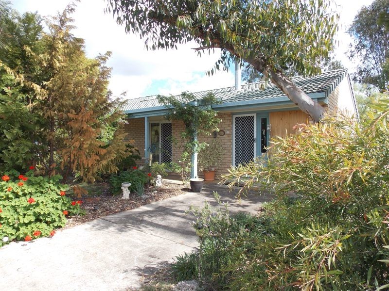 1 Cooyar Court, Nanango QLD 4615
