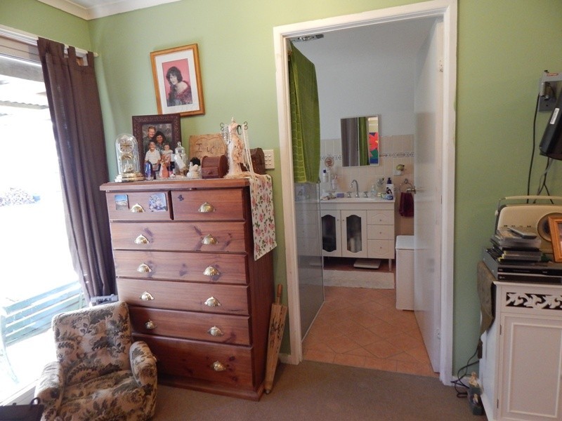 1 Cooyar Court, Nanango QLD 4615