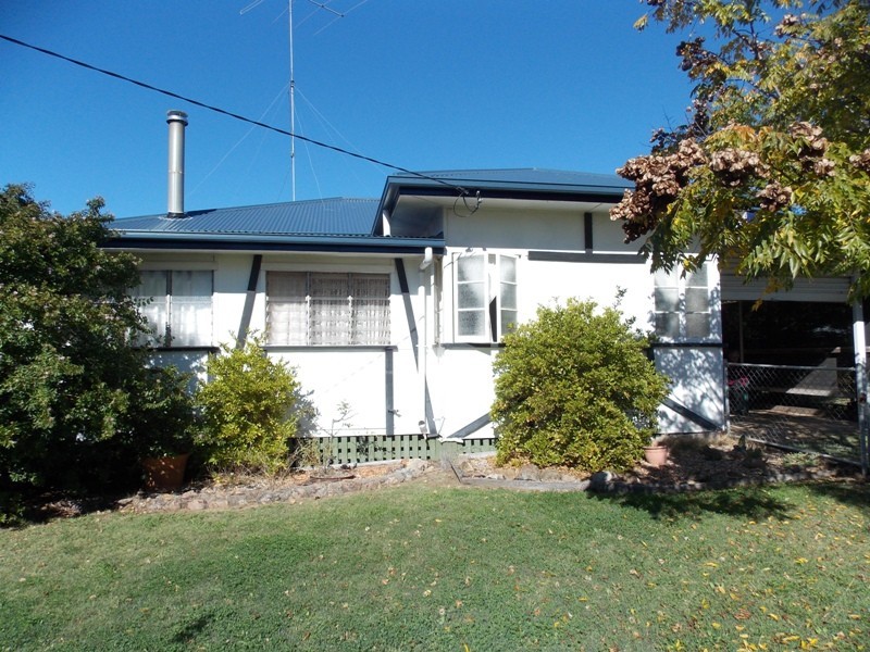 113 Drayton Street, Nanango QLD 4615