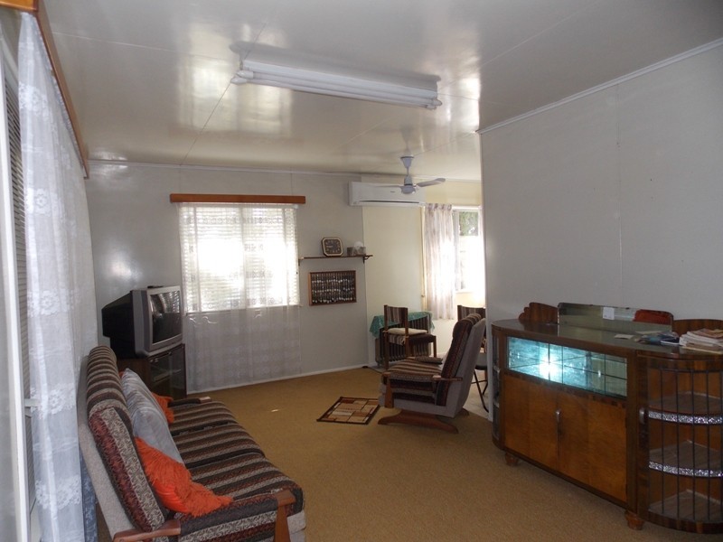 82 Cairns Street, Nanango QLD 4615