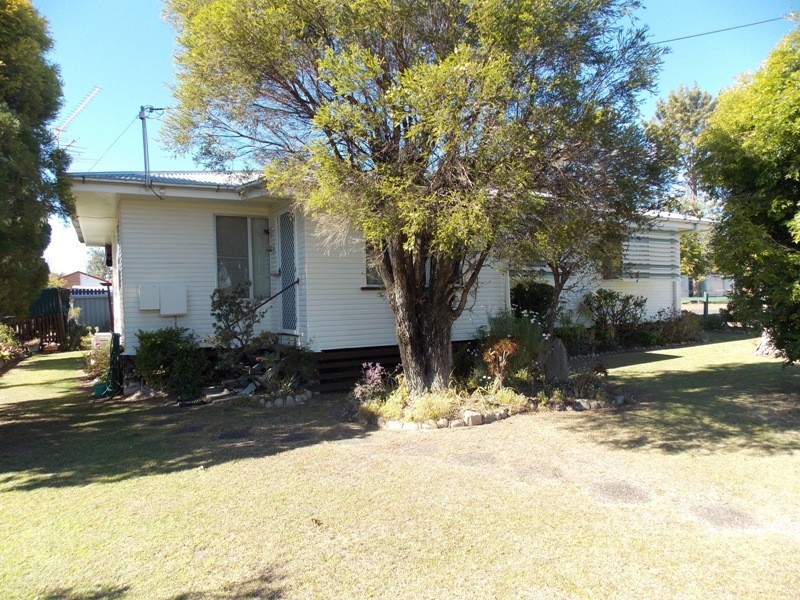 82 Cairns Street, Nanango QLD 4615