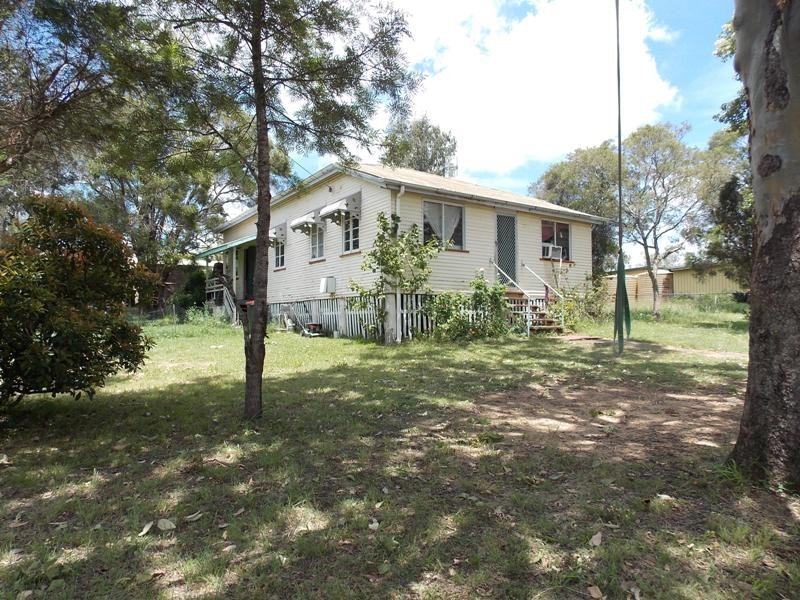 21 Arthur Street West, Nanango QLD 4615