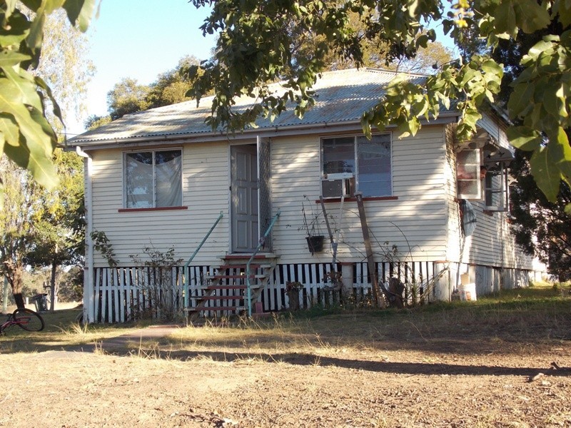 21 Arthur Street West, Nanango QLD 4615