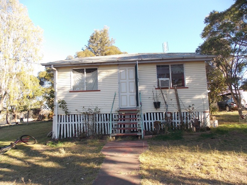 21 Arthur Street West, Nanango QLD 4615