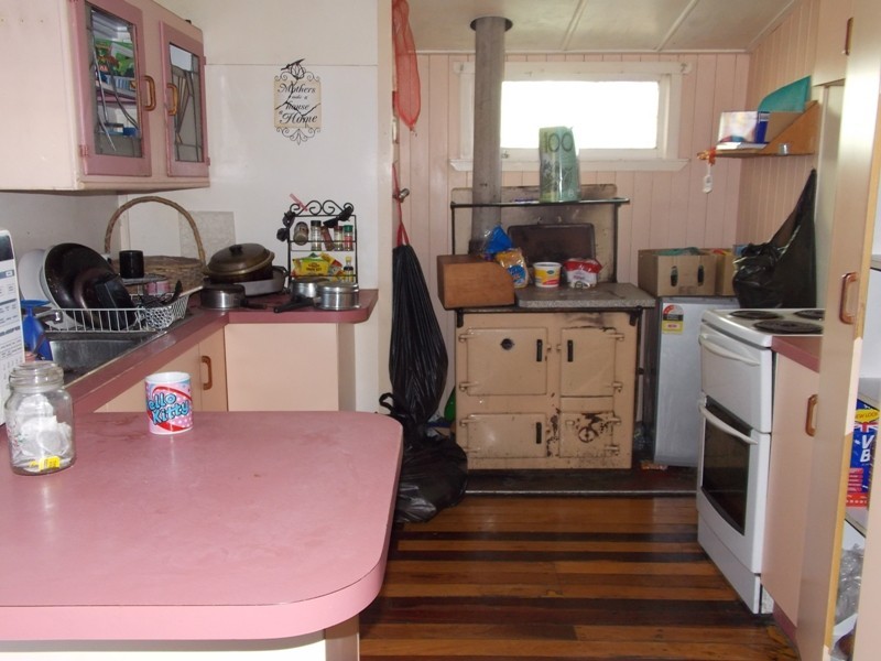 21 Arthur Street West, Nanango QLD 4615