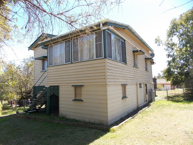 24 Hay Street, Nanango QLD 4615