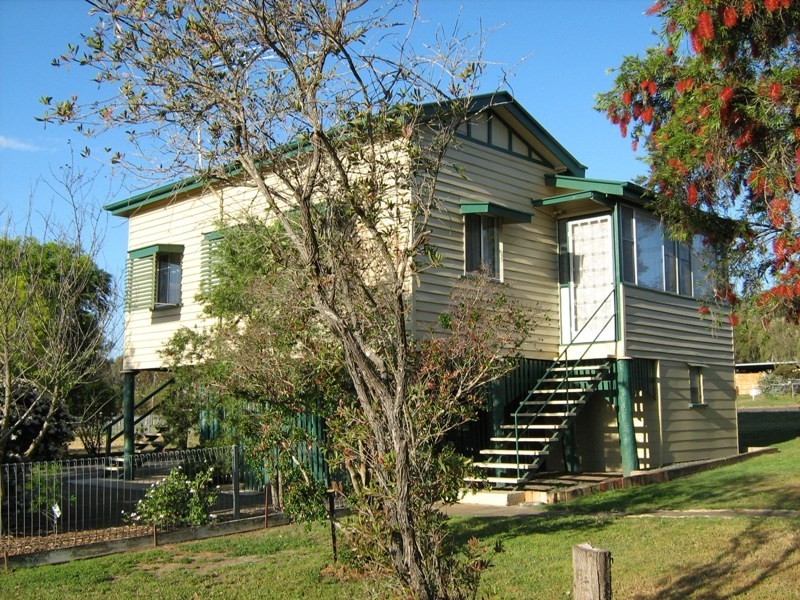 24 Hay Street, Nanango QLD 4615