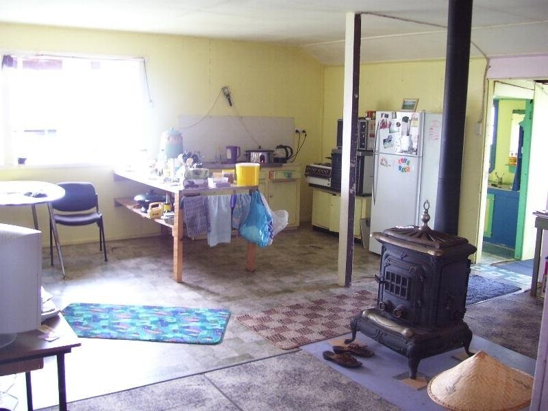 2358 Manumbar Road, Johnstown QLD 4615