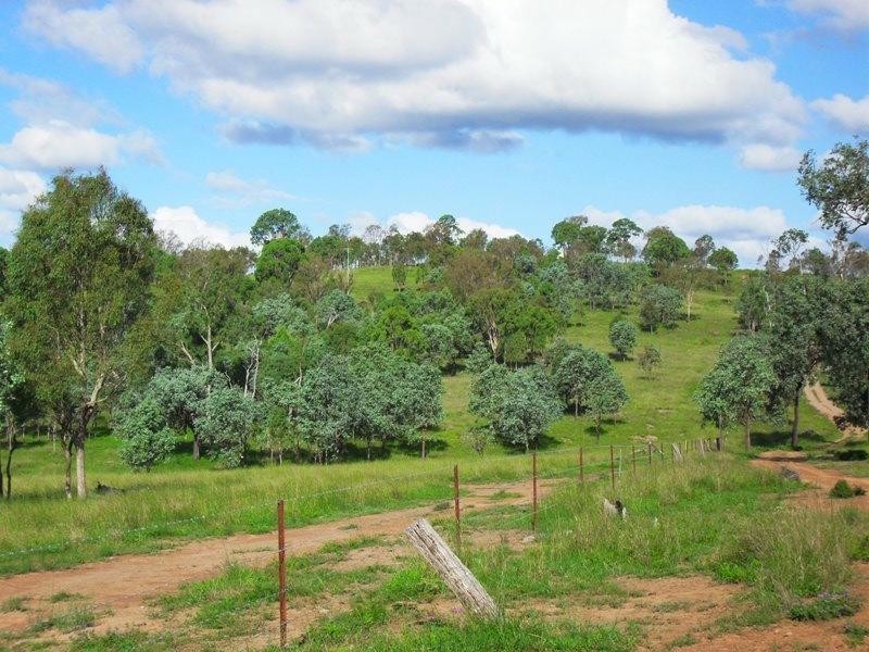 28 Pleystowe Road, Nanango QLD 4615