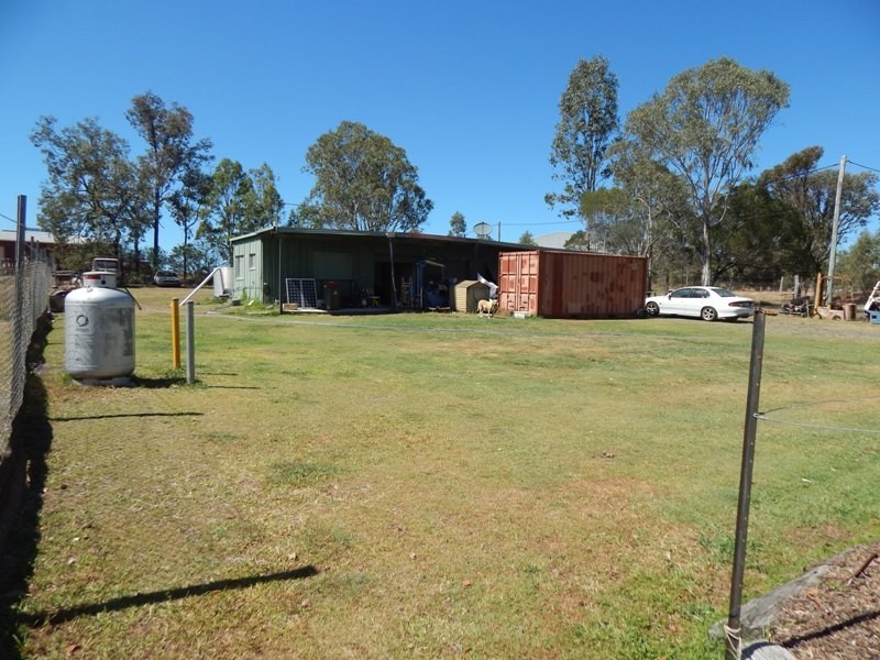 1 Knowles Street, Nanango QLD 4615