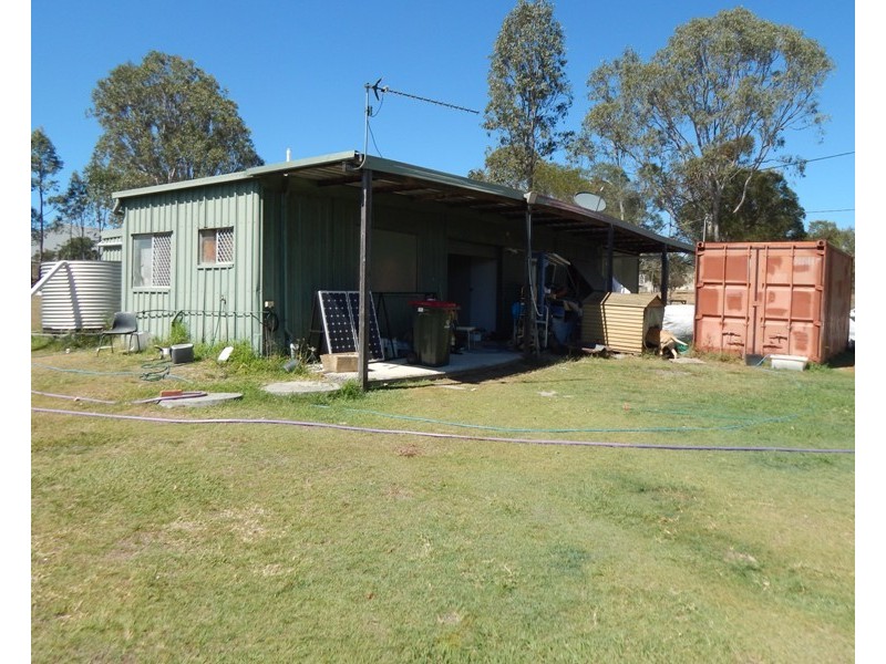 1 Knowles Street, Nanango QLD 4615
