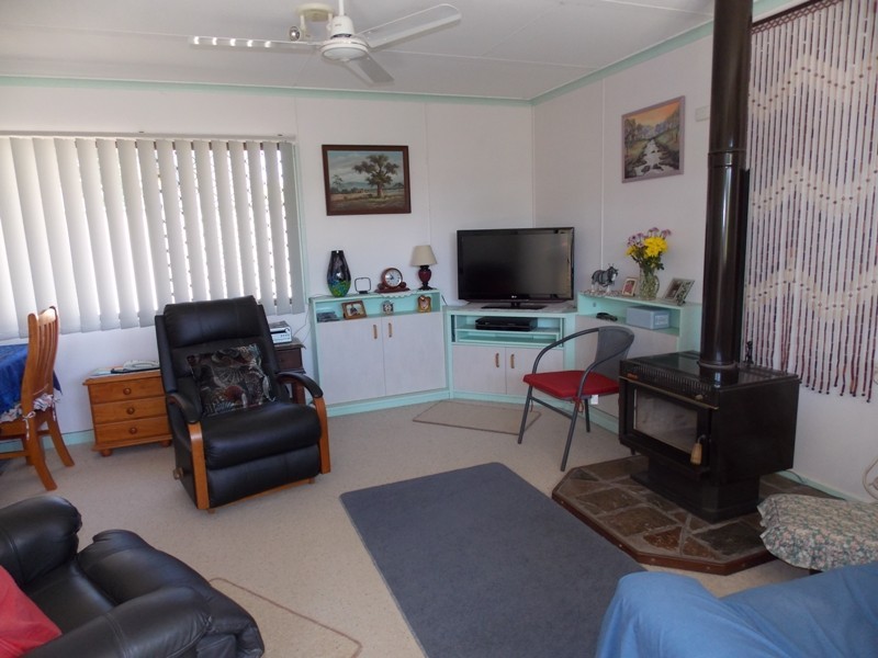 52 Cairns Street, Nanango QLD 4615