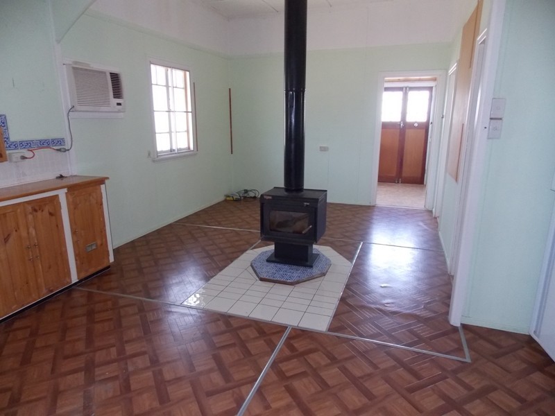 30 Hay Street, Nanango QLD 4615