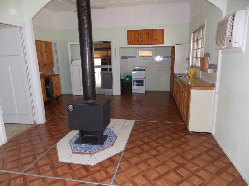 30 Hay Street, Nanango QLD 4615