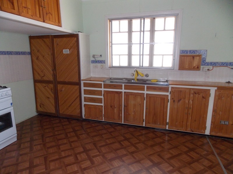 30 Hay Street, Nanango QLD 4615