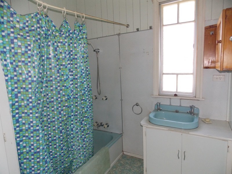 30 Hay Street, Nanango QLD 4615