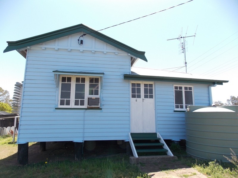 30 Hay Street, Nanango QLD 4615