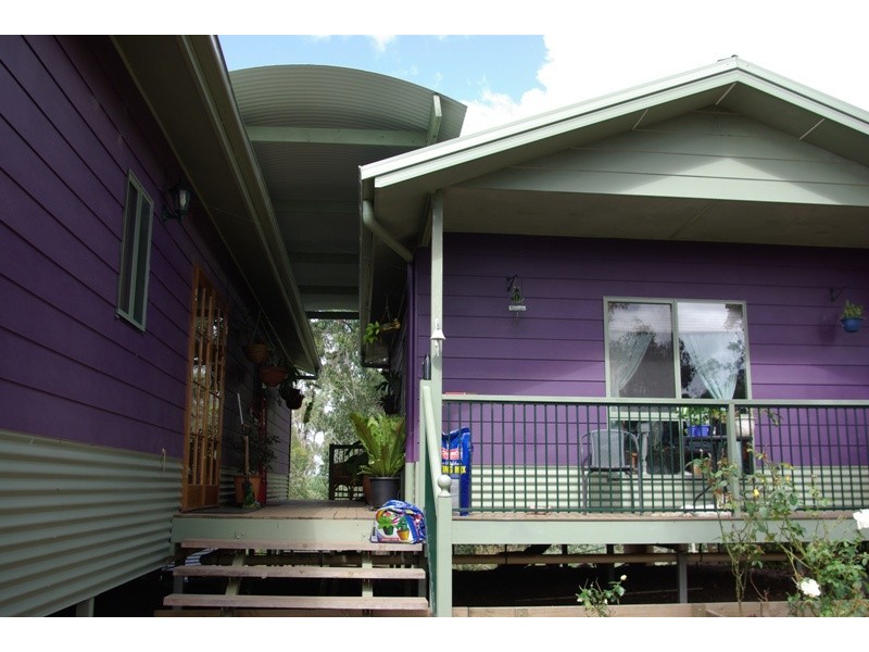 94 Hicken Way, Nanango QLD 4615