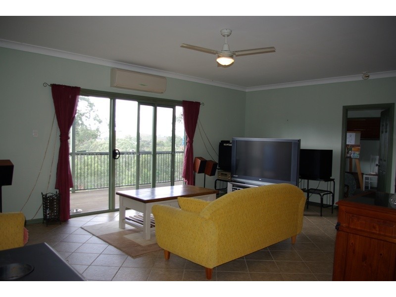 94 Hicken Way, Nanango QLD 4615