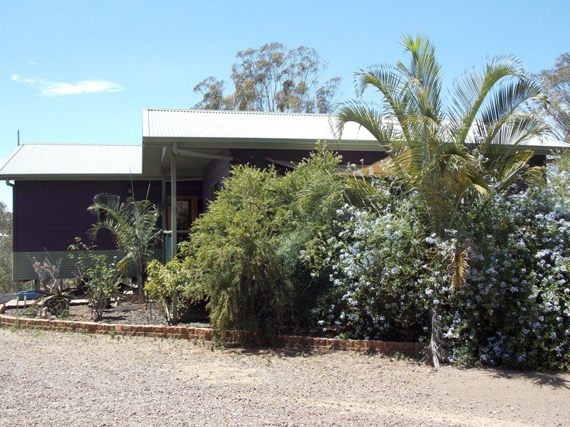 94 Hicken Way, Nanango QLD 4615