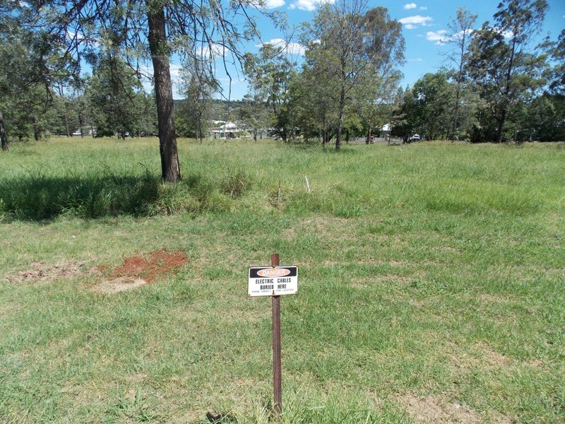 1 Davies Street, Yarraman QLD 4614
