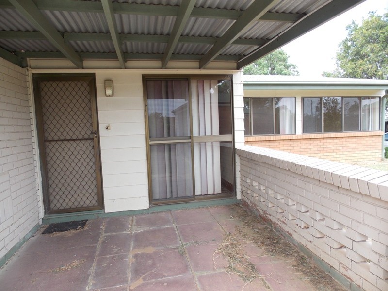 12 Bunker Avenue, Nanango QLD 4615