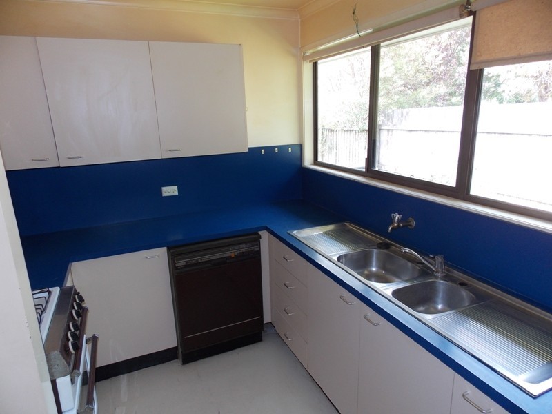 12 Bunker Avenue, Nanango QLD 4615