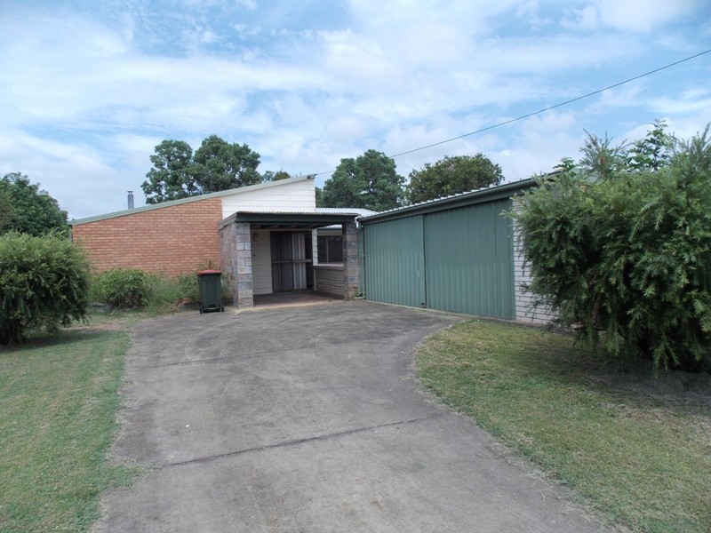 12 Bunker Avenue, Nanango QLD 4615