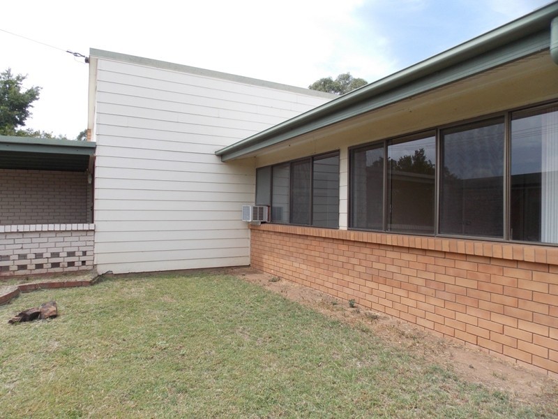12 Bunker Avenue, Nanango QLD 4615