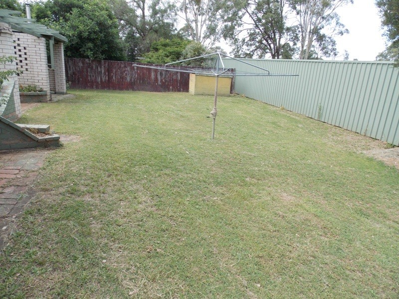 12 Bunker Avenue, Nanango QLD 4615