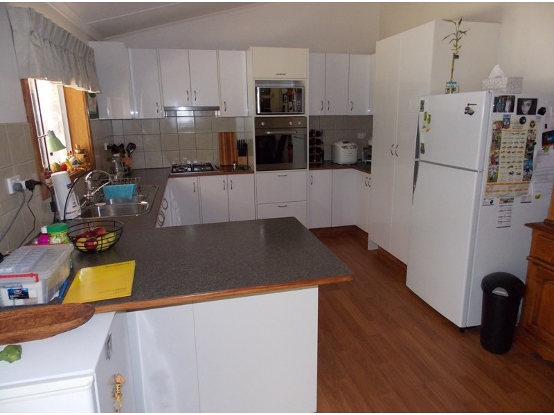 26 Raymond Road, Nanango QLD 4615