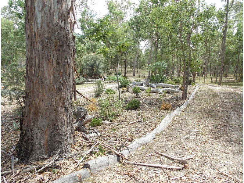 26 Raymond Road, Nanango QLD 4615