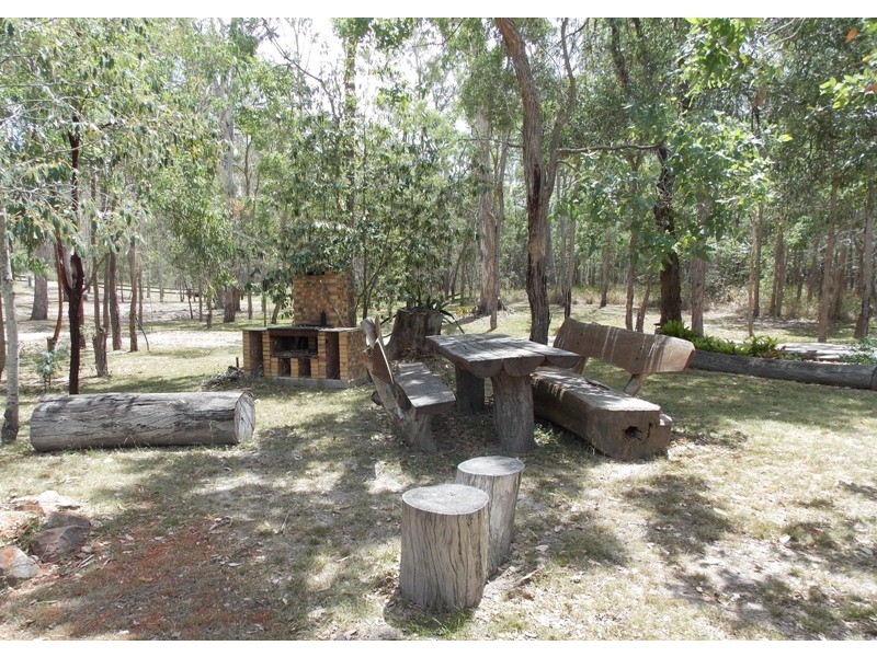 26 Raymond Road, Nanango QLD 4615