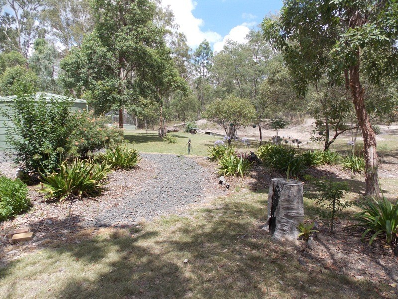 26 Raymond Road, Nanango QLD 4615
