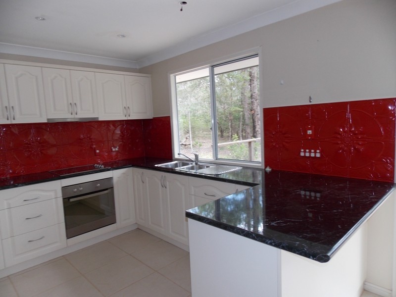 53 Lorna Court, Blackbutt QLD 4306