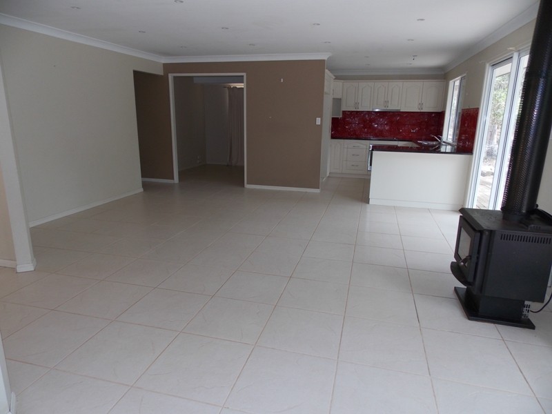 53 Lorna Court, Blackbutt QLD 4306